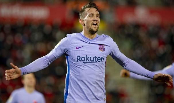 米乐体育m6平台-“废人”拯救巴萨，梦中9号已在阵中？