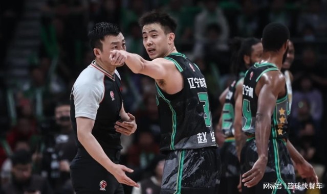 米乐-CBA一夜两大悲剧！辽篮14分大逆转落败：广州拒绝同曦18分逆袭