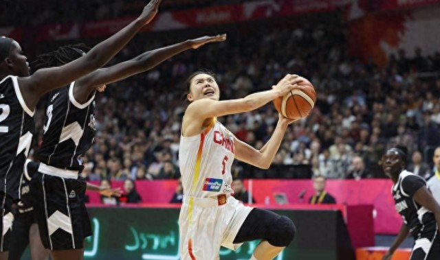 米乐M6-女篮10分险胜南苏丹，3人满分3人不及格，宫鲁鸣做对了两个选择