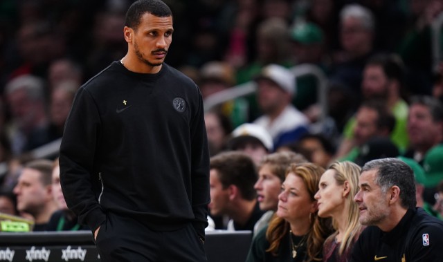 米乐APP-马祖拉谈惨败：我们连上篮都只有18中4 我不知道还能说什么